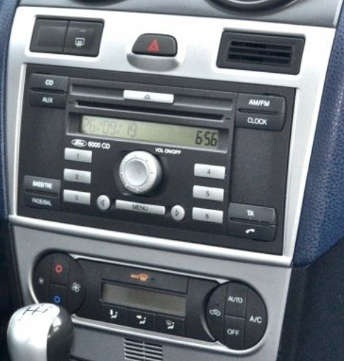 autoradio ford fiesta 2006 2007.png